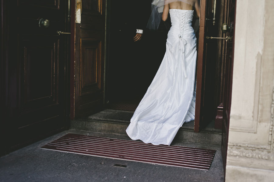 Melbourne bride entering old treasury building