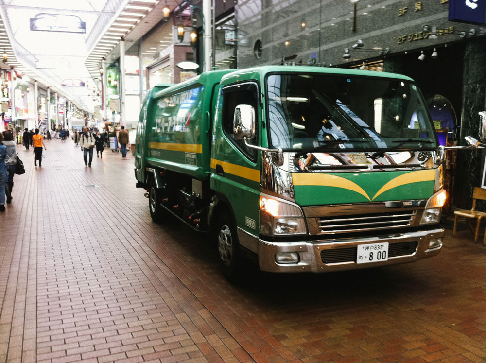Truck in Kobe shopping centre