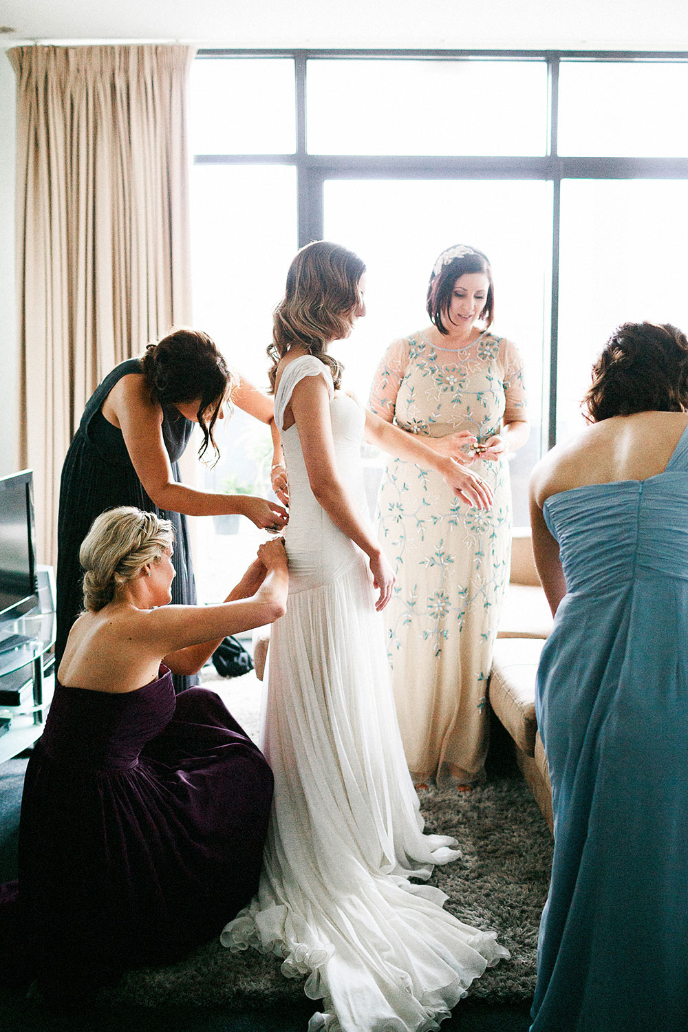 the-willows-melbourne-wedding-photographer-bride-getting-ready