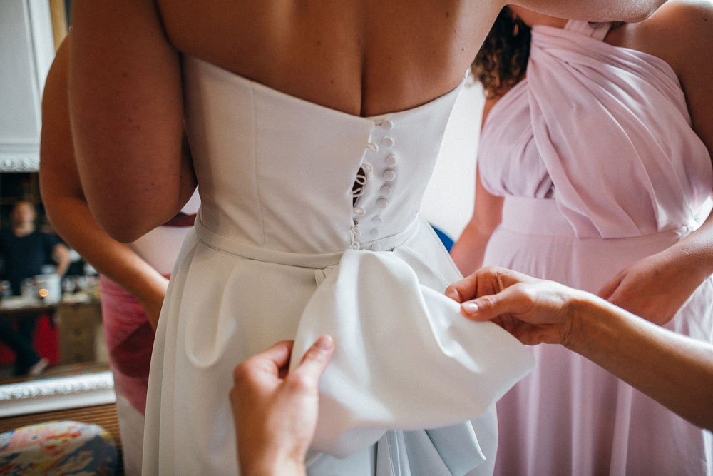 MONA-wedding-photographer-back-of-dress