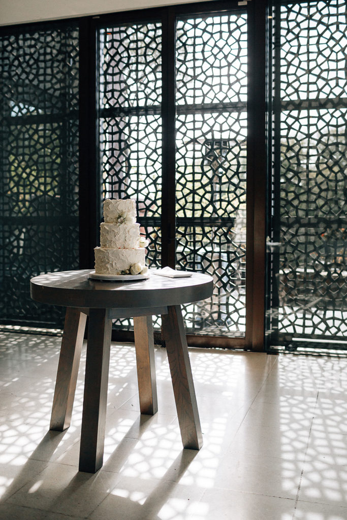 The-Deck-Circa-Wedding-cake