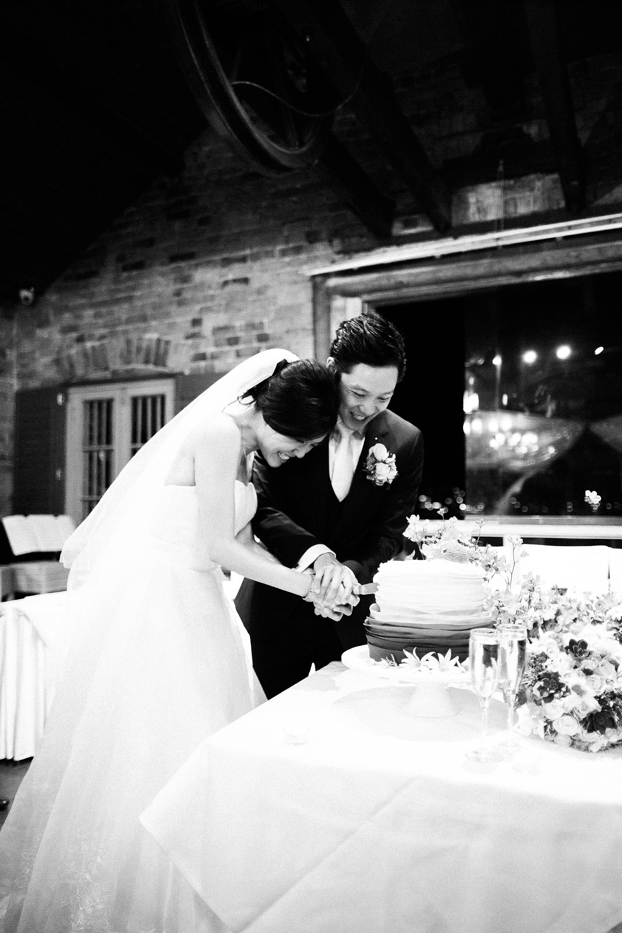 Sydney-The-Rocks-Italian-Village-Wedding-Reception-Cake-Cutting