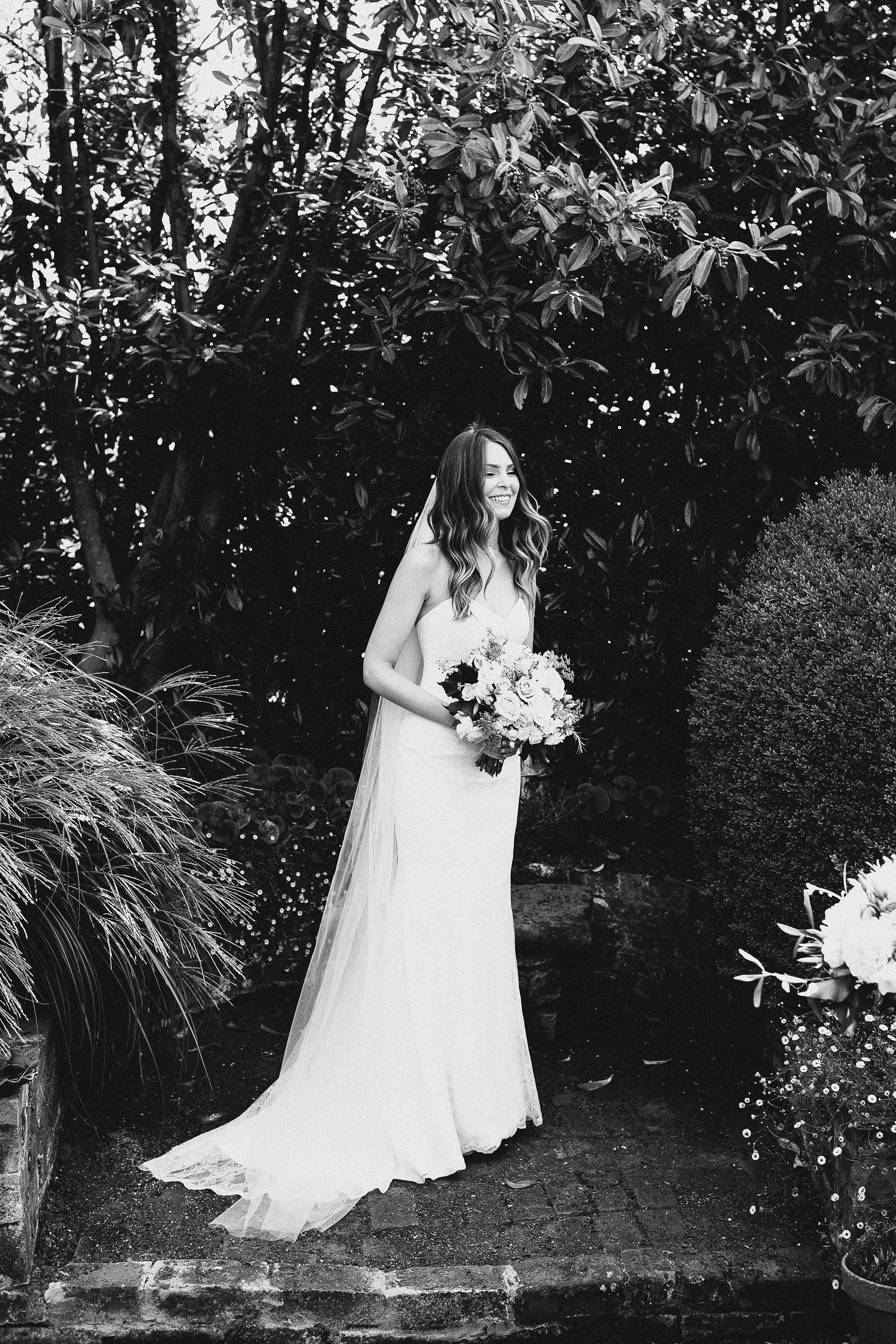 Launceston-Brickendon-barn-Wedding-Photographer-ceremony-bridal-arrival