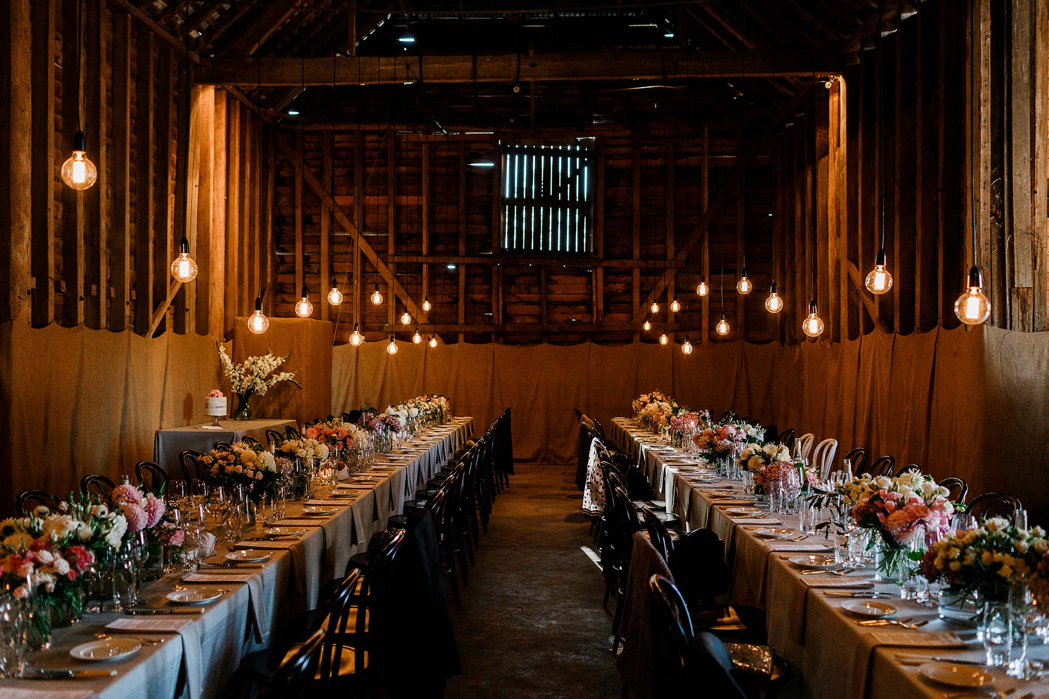Launceston-Brickendon-barn-Wedding-Photographer-reception-set-up