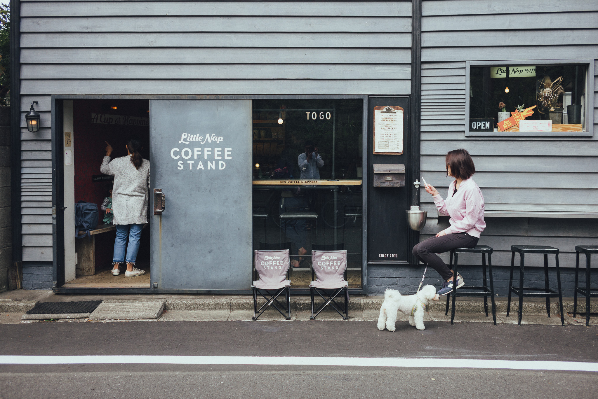 tokyo-travel-photographer-yoyogi-koen-little-nap-coffee