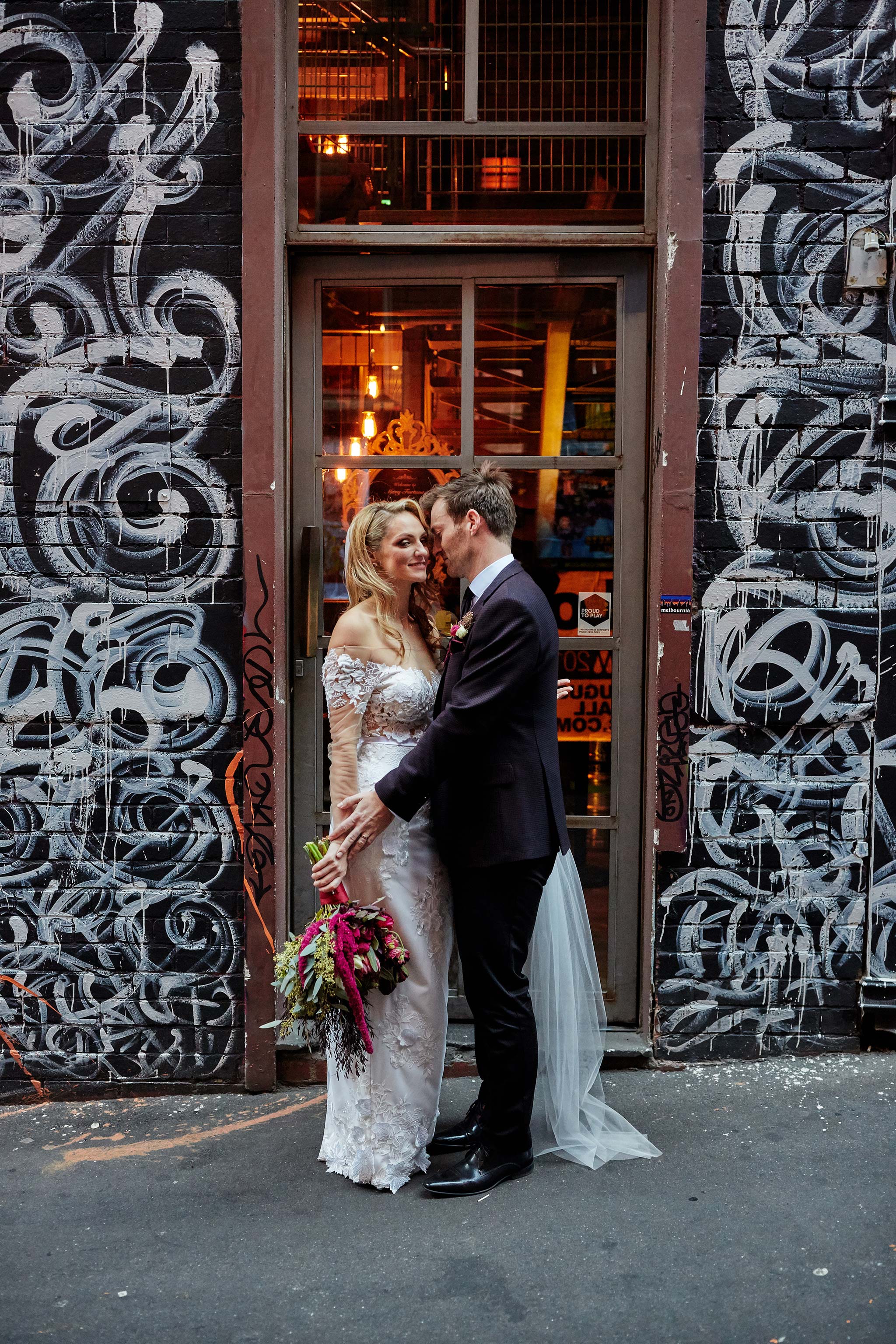 Melbourne-alley-wedding-photographer-bride-groom-portrait-graffiti