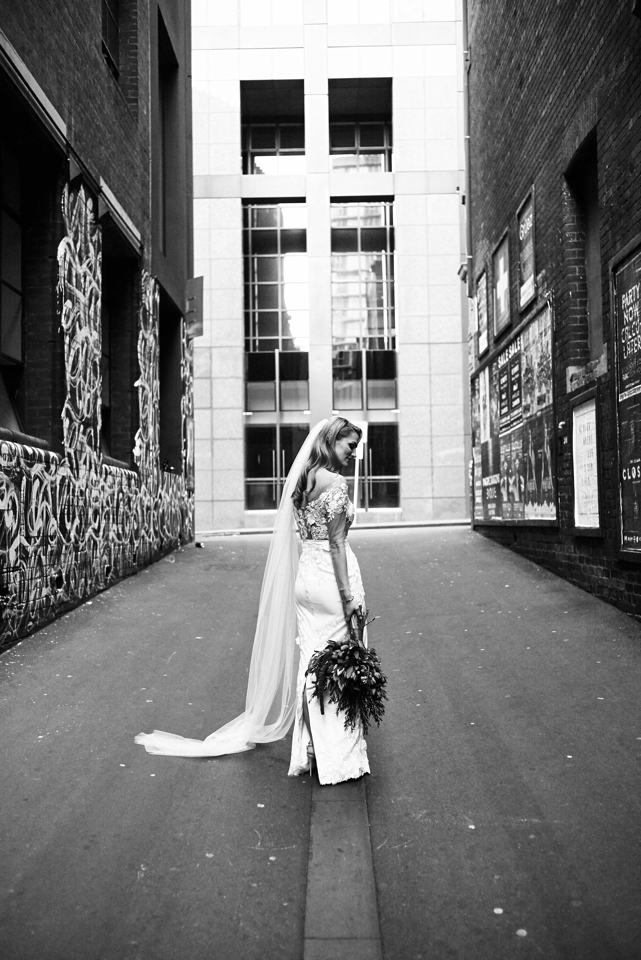 Melbourne-tour-bus-wedding-bride