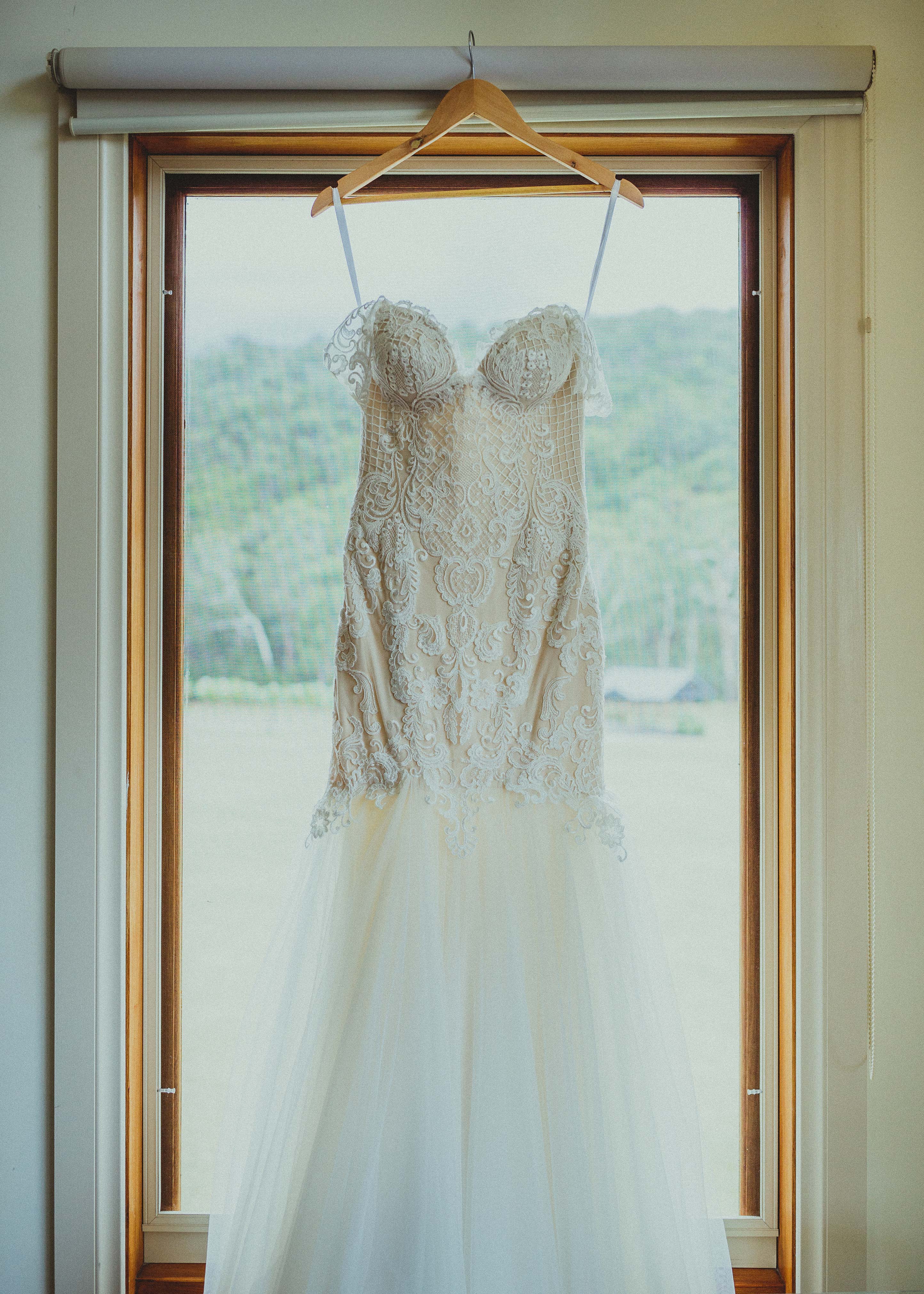 zonzo-yarra-valley-wedding-getting-ready-wedding-dress