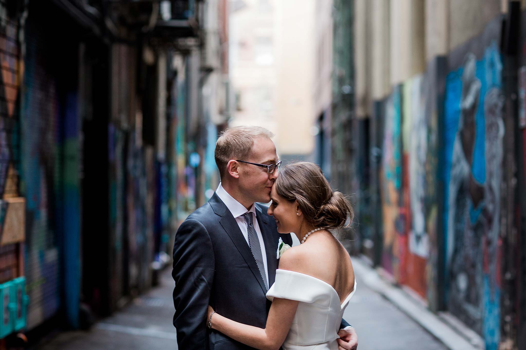 melbourne-flinders-lane-wedding-portrait-laneway-graffiti-couple