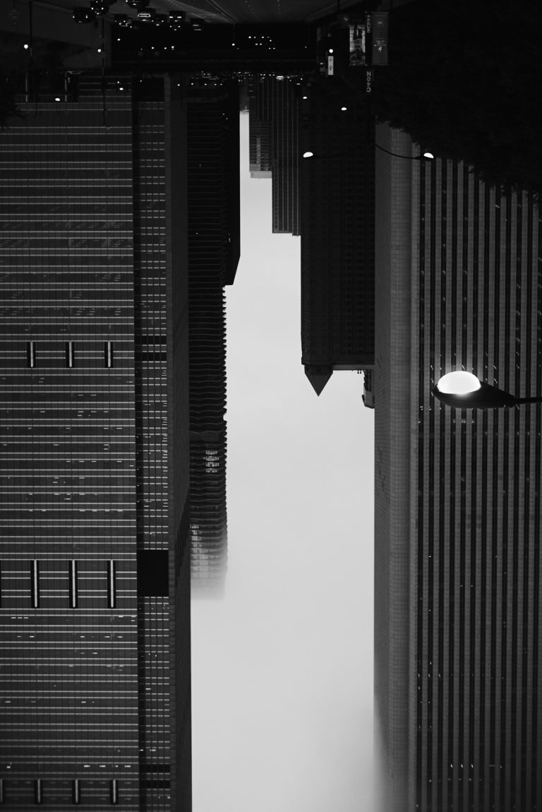 chicago-travel-photographer-leica-upside-down-skyscraper