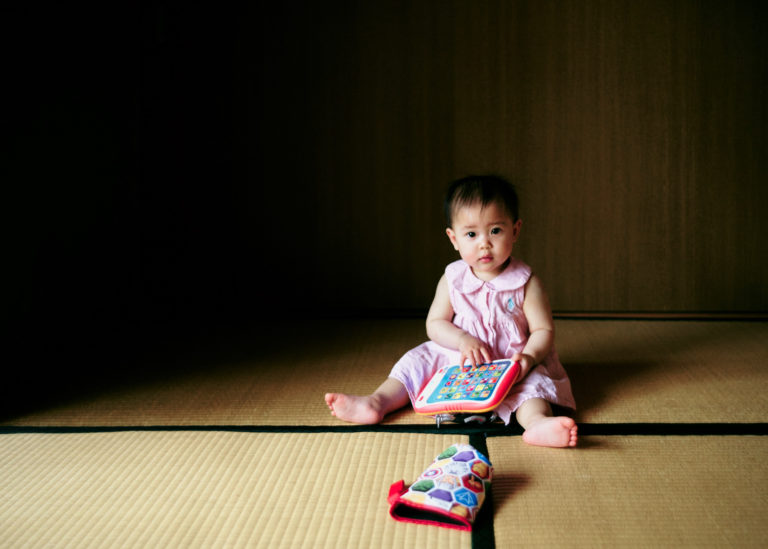 japanese-baby-girl-tatami