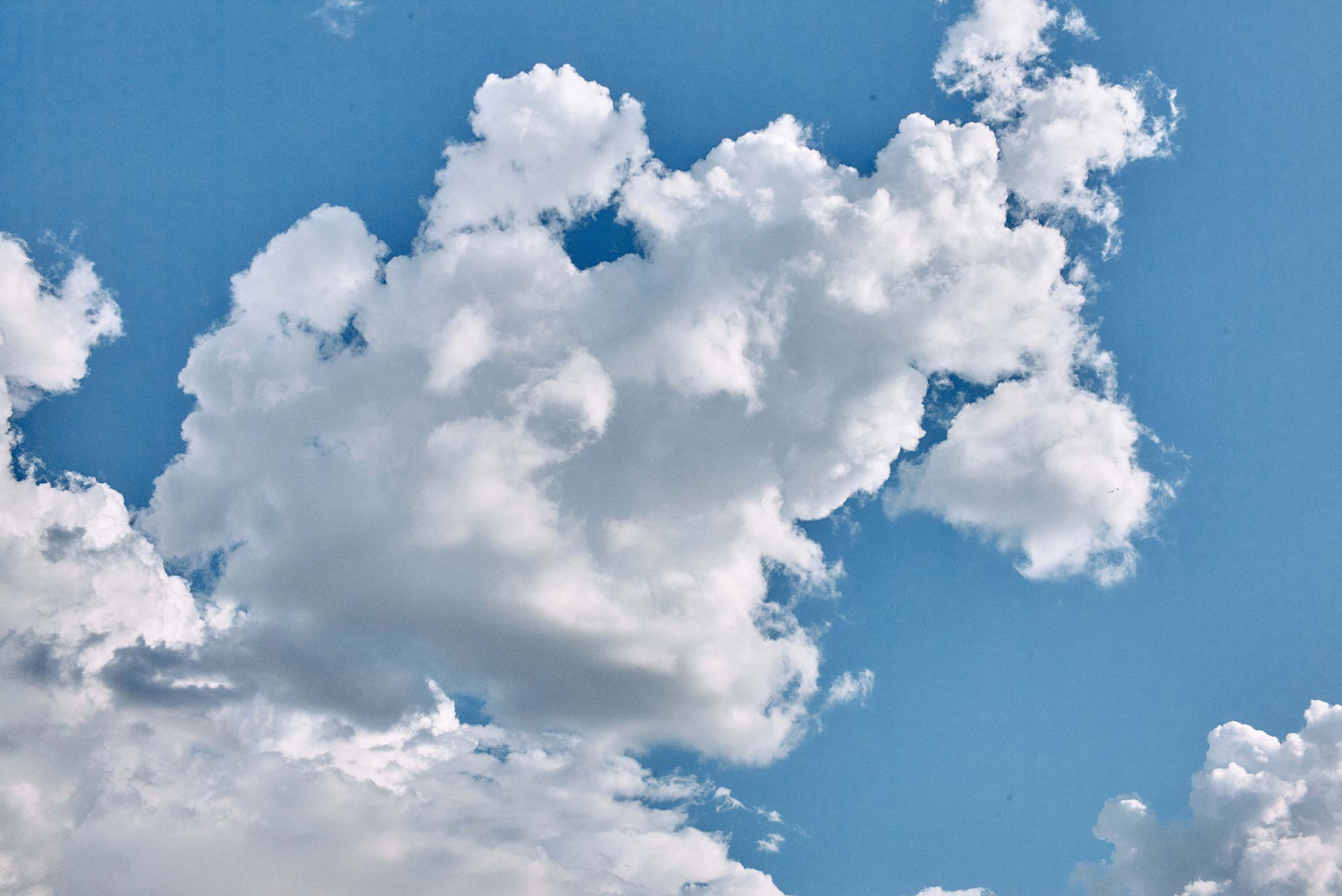 Morrisons-Meredith-Farm-House-Retreat-clouds-Leica-MP240