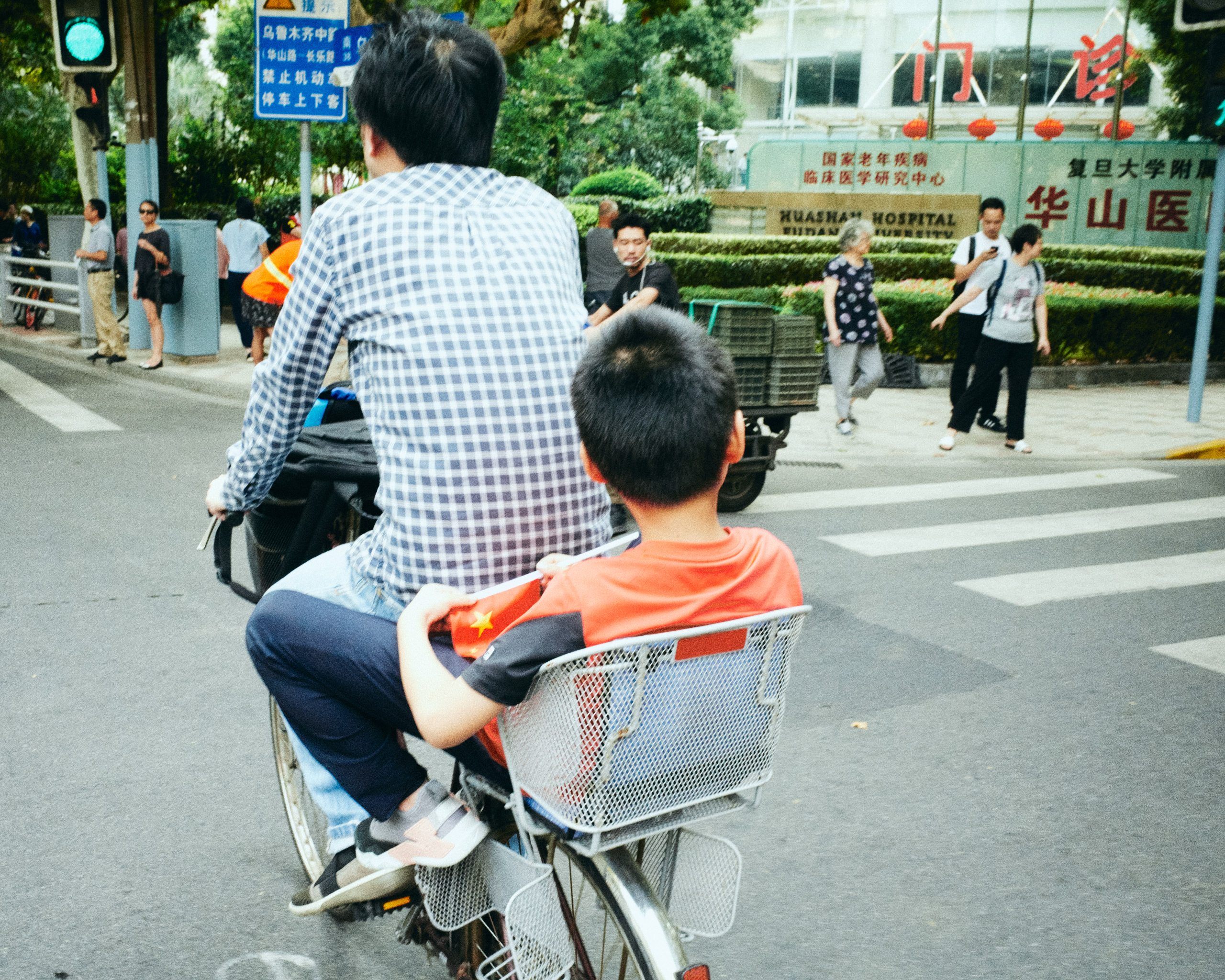melbourne travel photographer shanghai bicylce